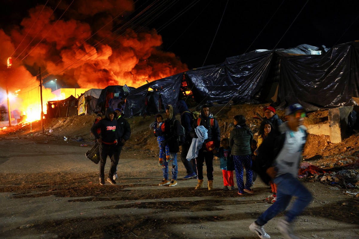 Images of chaos at a migrant center on the US-Mexico border ahead of Trump