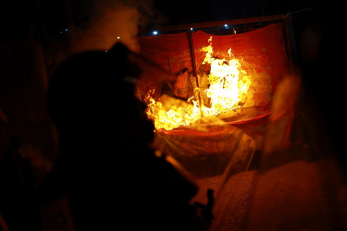 Images of chaos at a migrant center on the US-Mexico border ahead of Trump