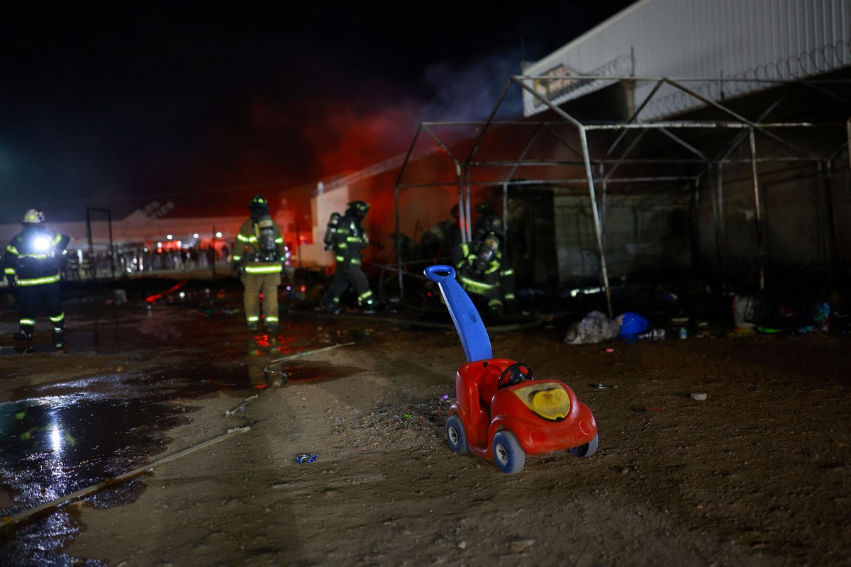 Images of chaos at a migrant center on the US-Mexico border ahead of Trump