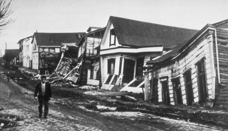 The strongest earthquake in history was in Chile in 1960. The tsunami caused damage even in Hawaii