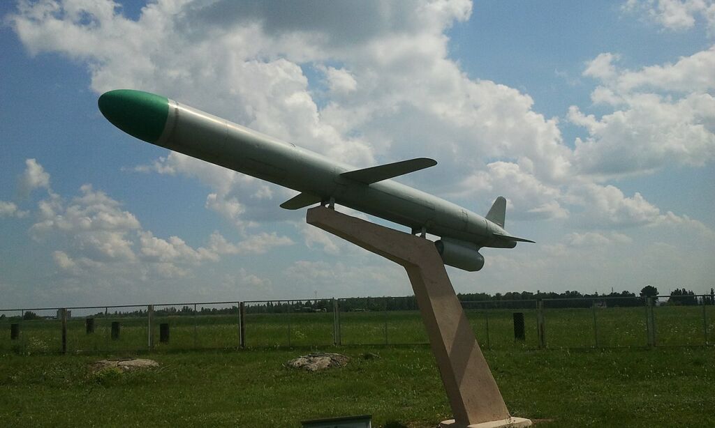 Russia is launching fake nuclear missiles to fool Ukrainian defenses