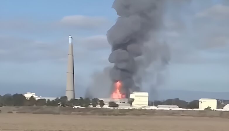 The world's largest battery storage factory burned down. “It’s a setback for clean energy”