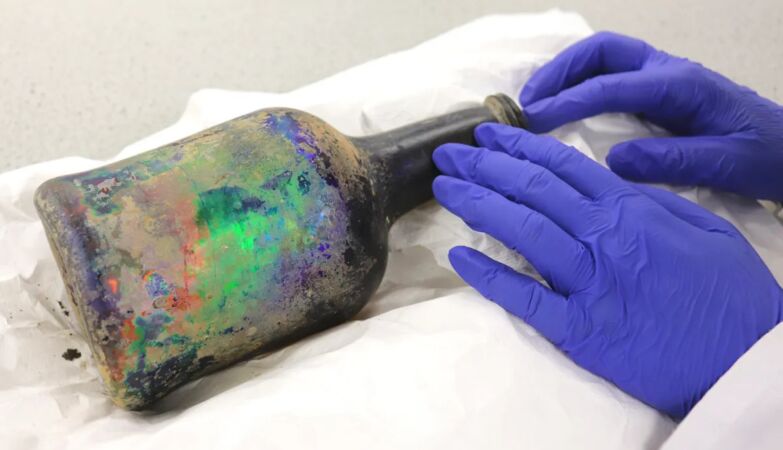 Unpleasant and fascinating surprise found in a bottle with 200 years