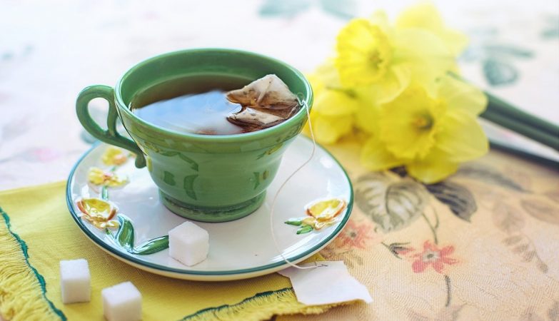 Drinking more green tea per day reduces the risk of brain lesions from dementia