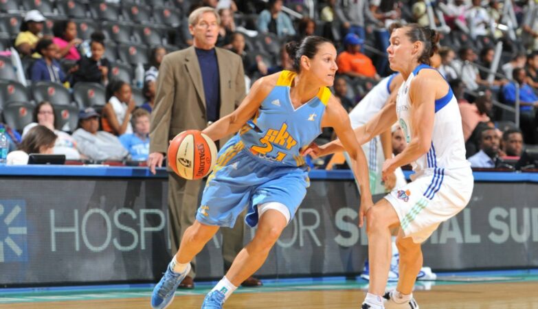 “History”. Ticha Penicheiro in the Basketball Hall of Fame