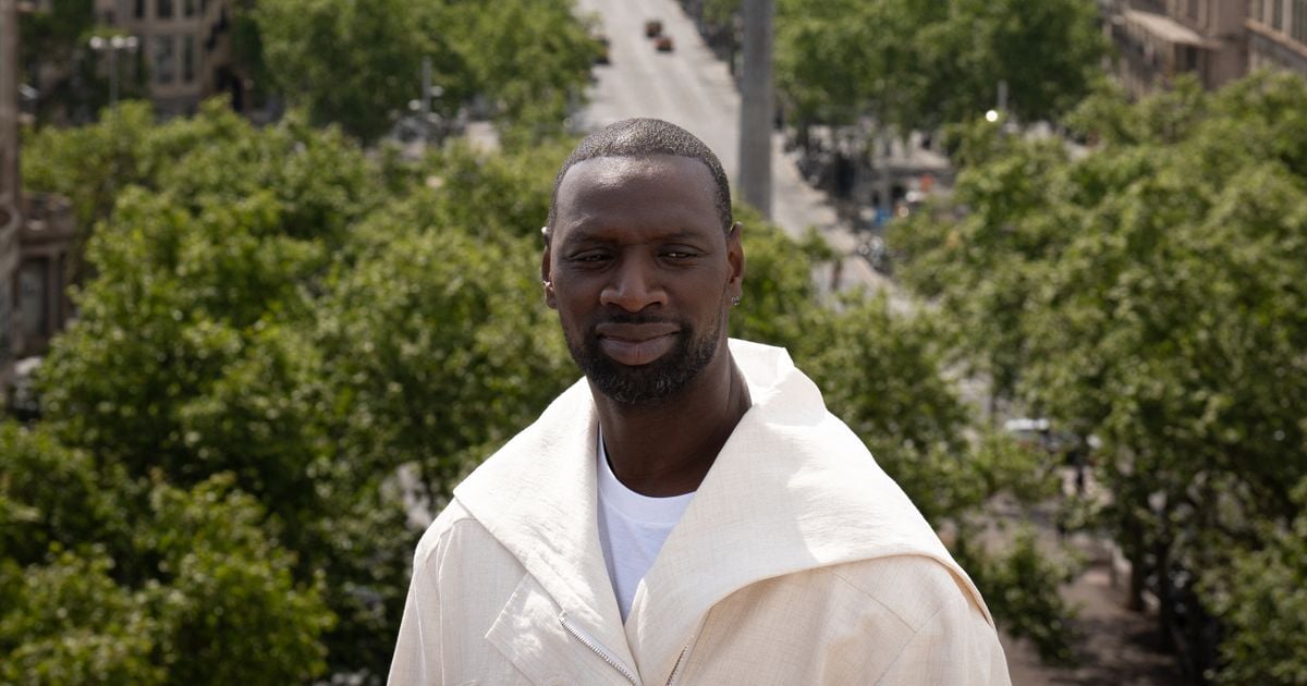 In his house in Los Angeles, Omar Sy has a room where he has his “favorite objects” and some are very precious