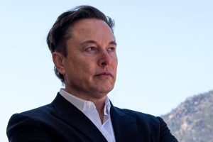 Elon Musk isn't just messing with politics: he also diverts and delays commercial flights