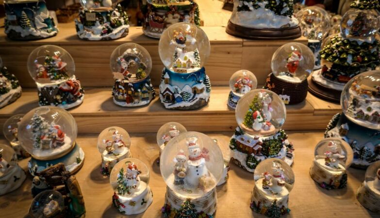 An experiment to light operating rooms led to the accidental invention of snow globes