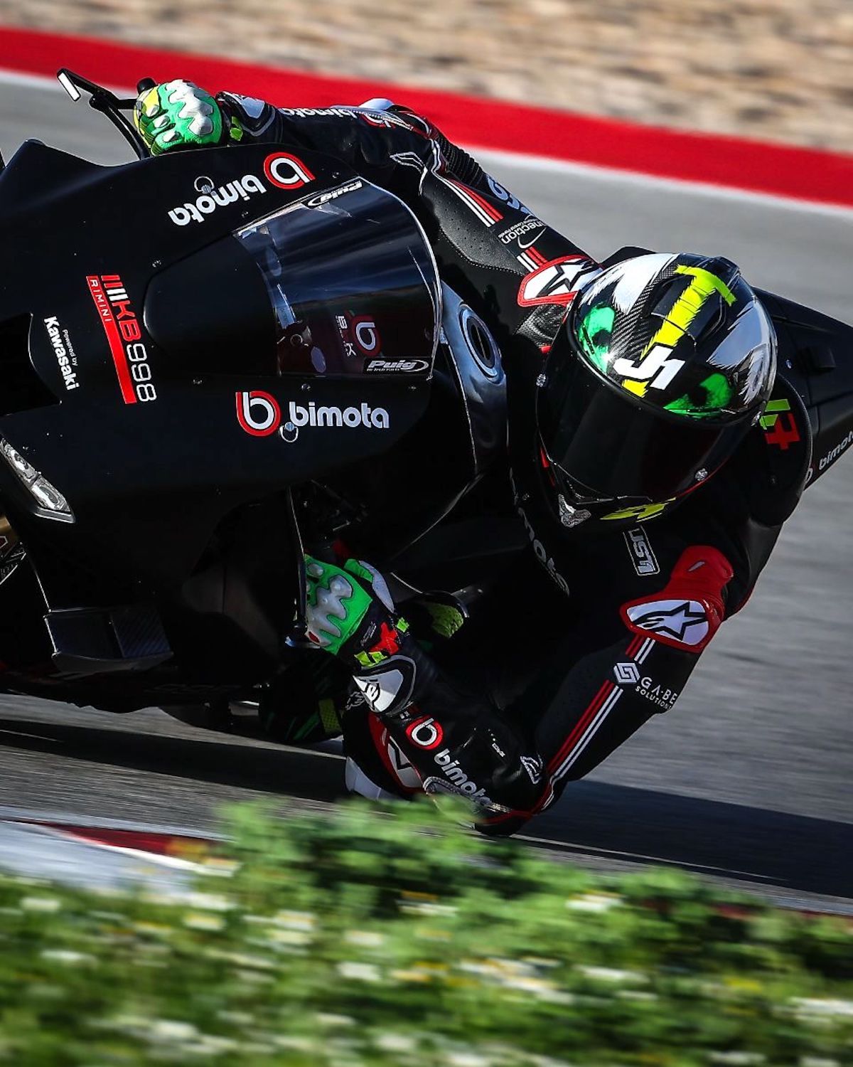 Toprak Razgatlioglu dominates first day of superbike tests at the Algarve Race