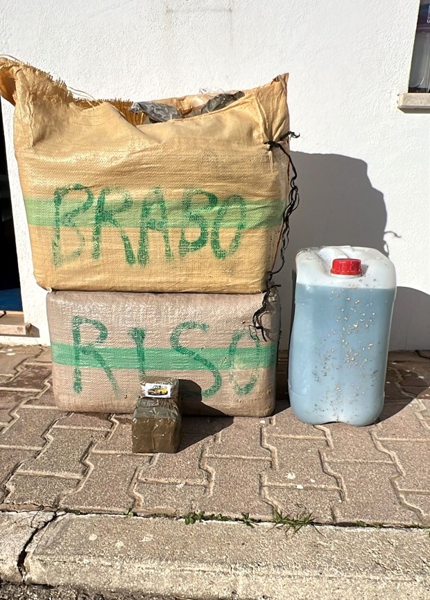 GNR seizes 93.6 kilos of hashish along the Algarve coast