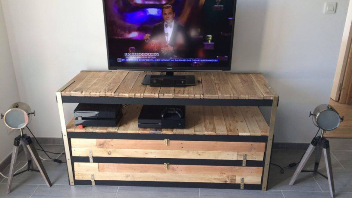 Mobile TV Restyling Ikea Con in the Pallet