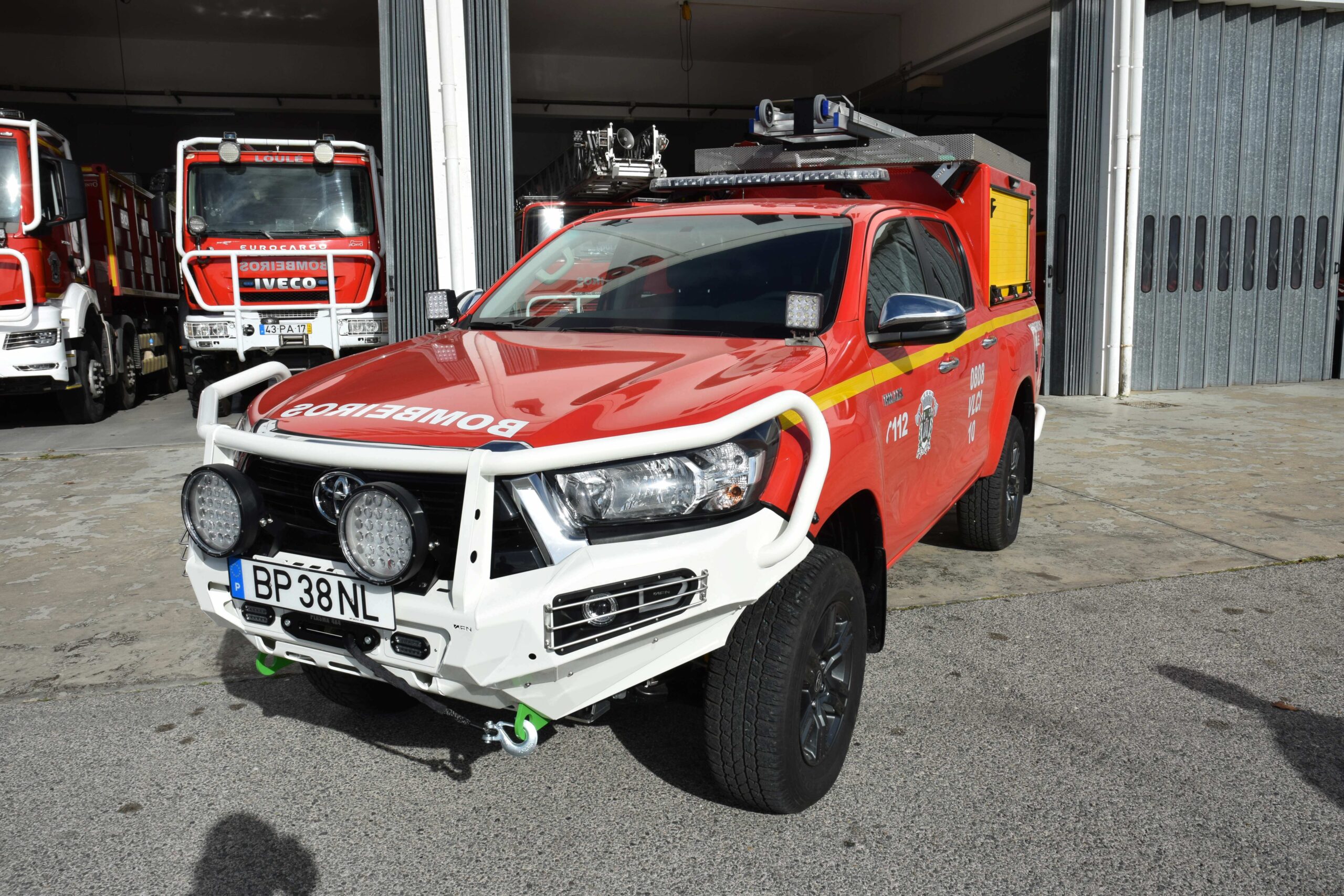 Loulé Chamber reinforces fire department fleet with two new fire fighting vehicles