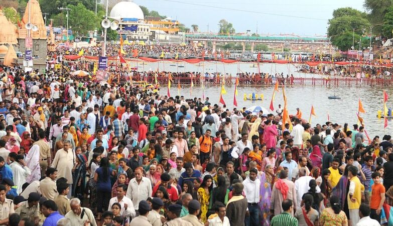 What is the kumbh mela festival and why are you doing dozens of dead in India?