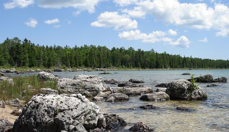 Secret Hot Spot Discovered Under Pangea That Created North America's Great Lakes