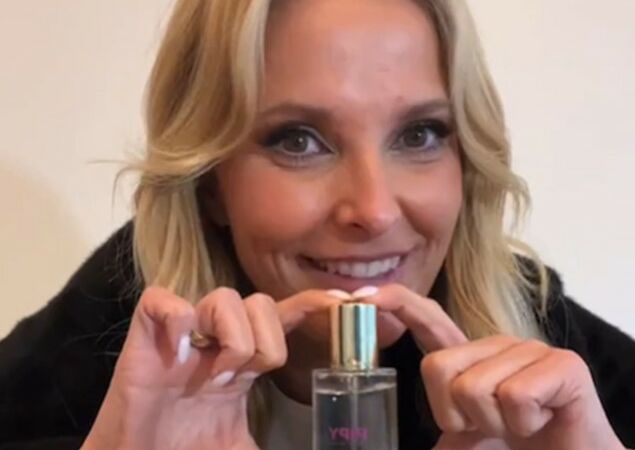 Cristina Ferreira shows the intimate perfume Pipy