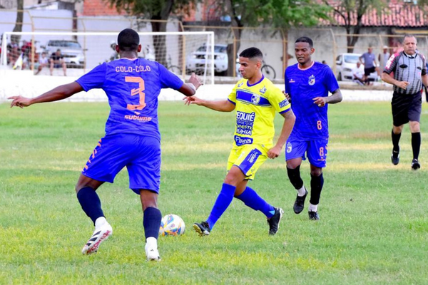 Colo-Colo during a friendly against Jequié