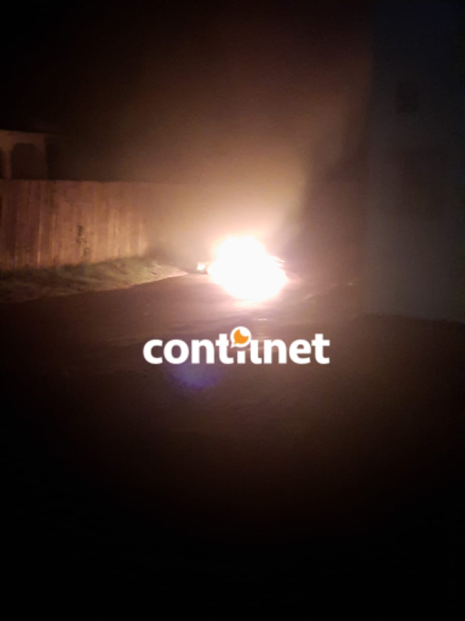 Man burns to death after riding his motorcycle through a high voltage wire in the interior of Acre