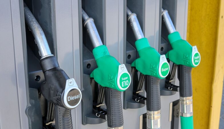 Oil companies and Government predict a drop in fuel prices