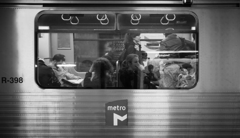 After Porto, Lisbon opens metro stations at night to welcome homeless people