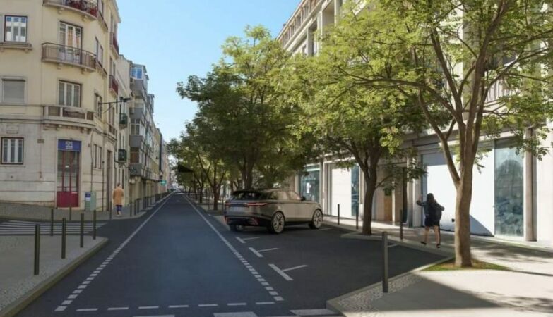 Noisy works on the streets of Lisbon are carried out in the early hours of the morning. Residents don't sleep