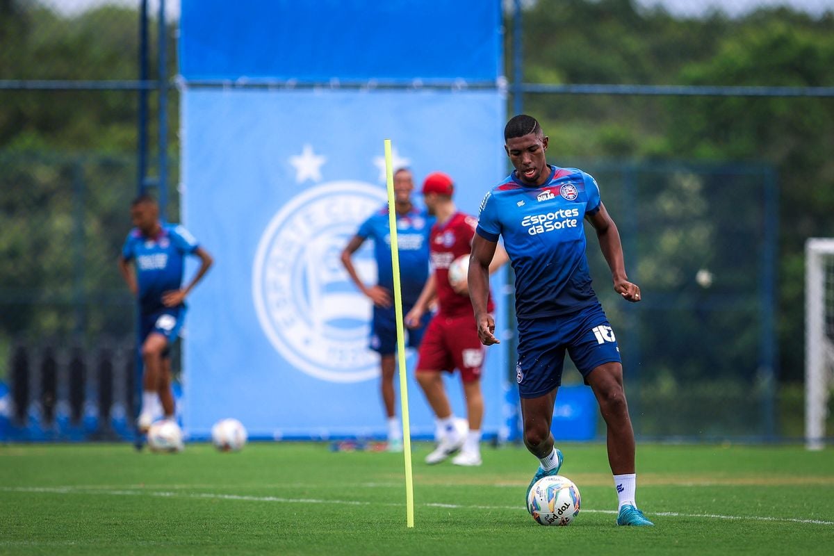 Tricolor squad trains during pre-season at CT Evaristo de Macedo 