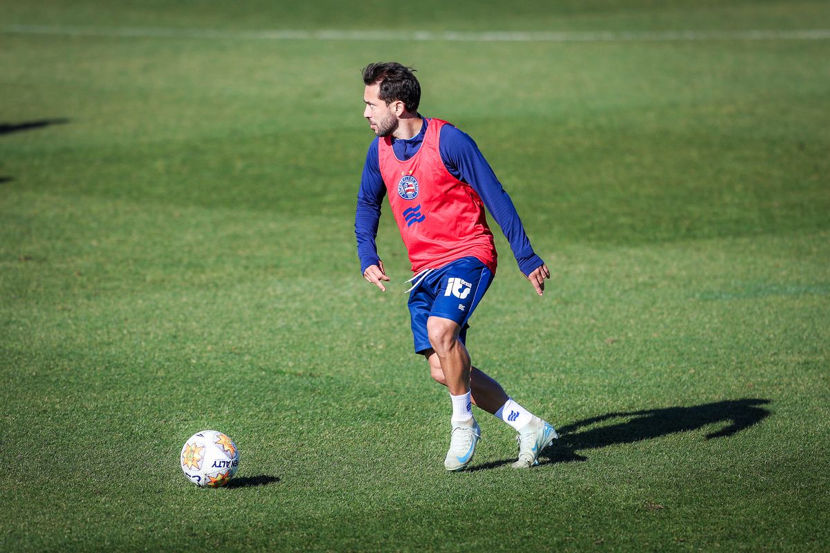 Everton Ribeiro during Bahia training at Girona CT