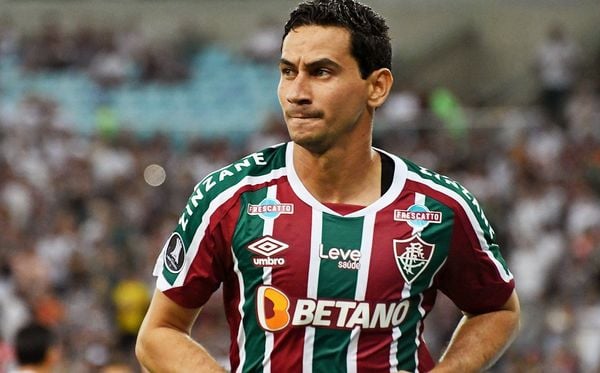 Ganso in action for Fluminense in the Libertadores