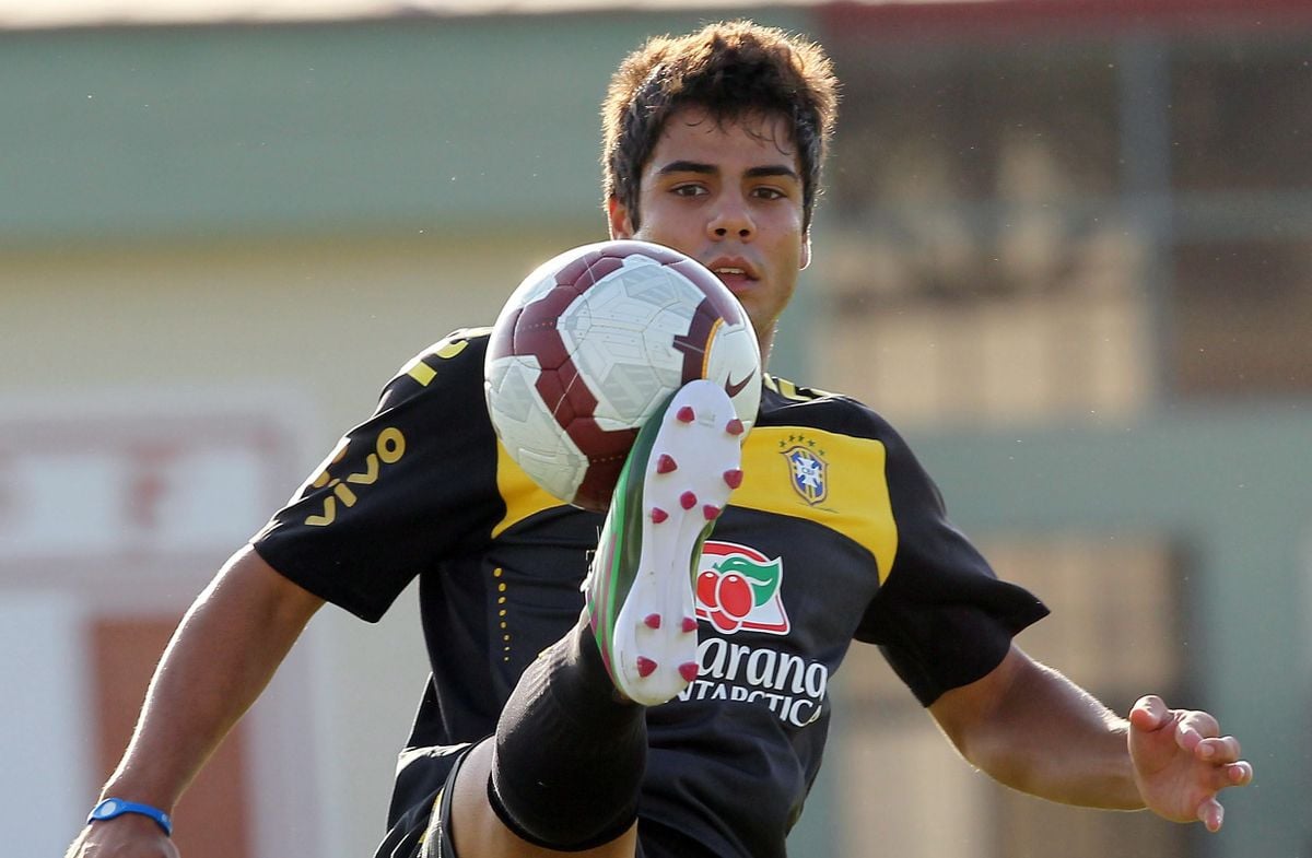 Henrique Almeida was the top scorer in the under-20 World Cup in 211