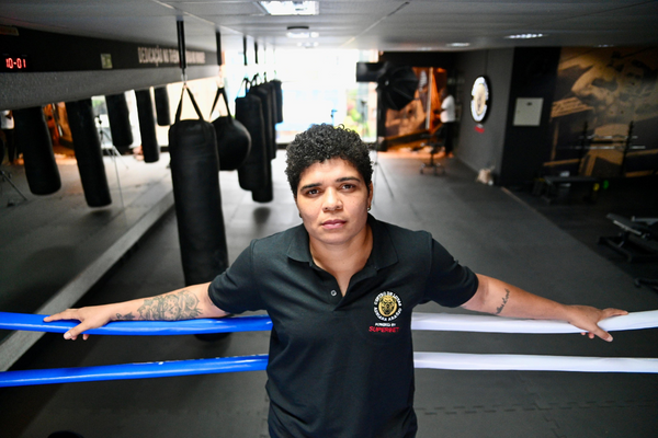 Olympic medalist Adriana Araújo opens new fighting center in Salvador