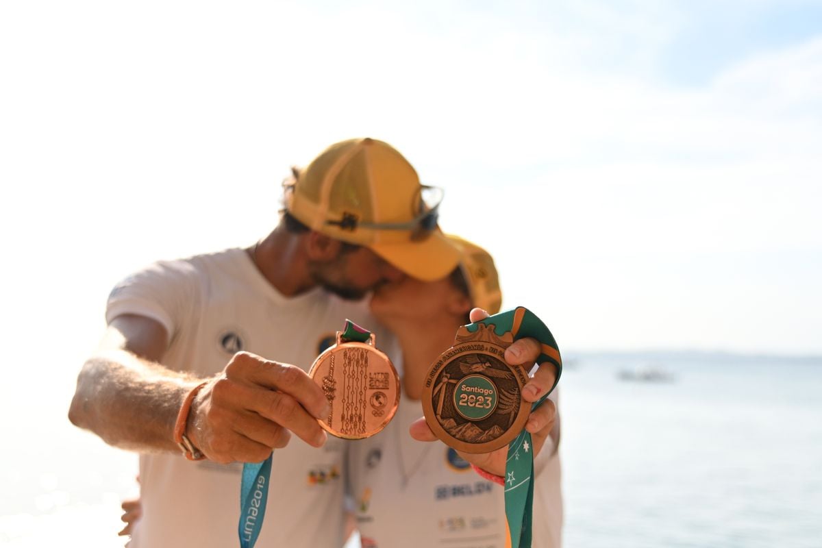 Juliana and Rafael with the medals