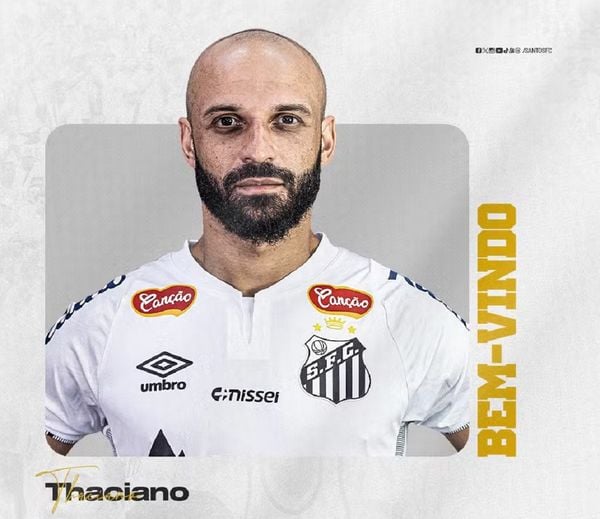 Thaciano was announced as Santos' new player 