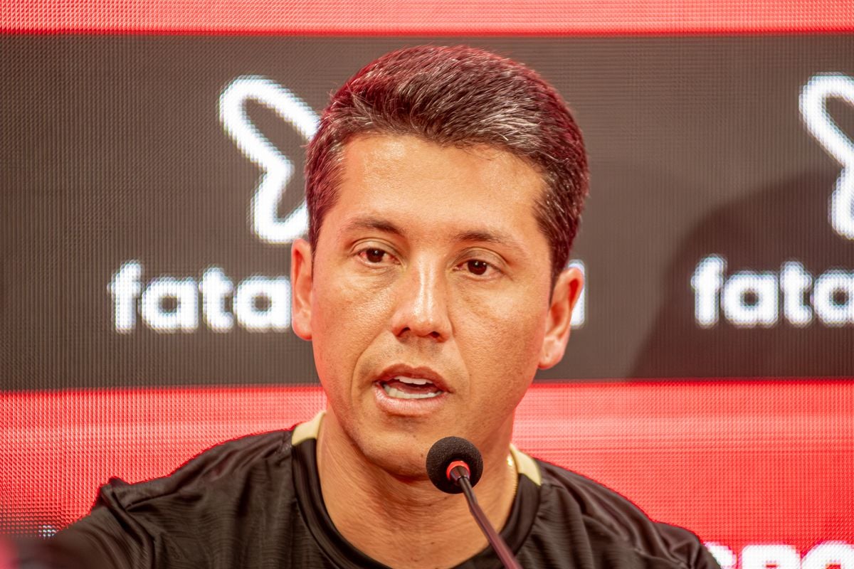 Thiago Carpini gives his first press conference as Vitória coach