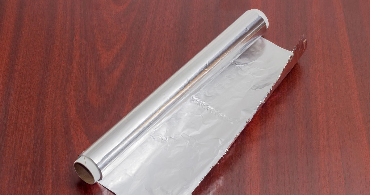 Aluminum foil has versatile use not only in the kitchen, but also in cosmetics. /123RF/PICSEL