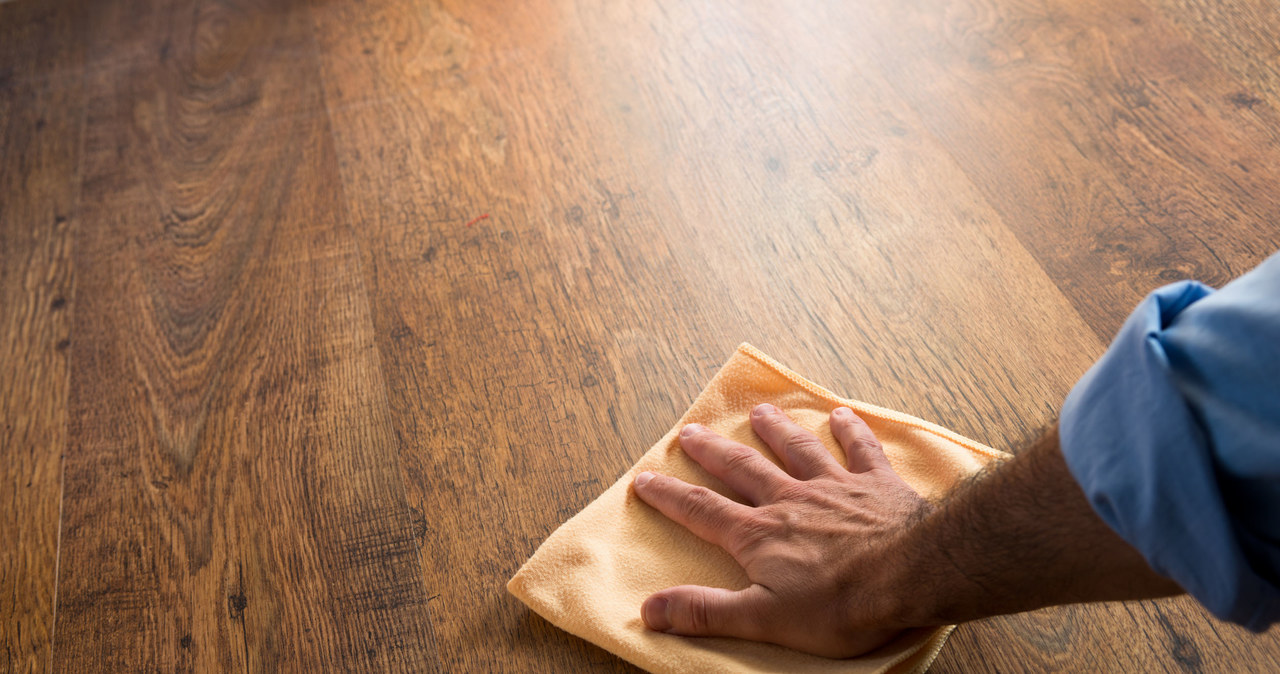 Take care of wooden floors to serve for a long time. /123RF/PICSEL