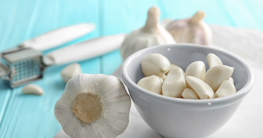 Garlic conditioner will stimulate the orchid to flowering, and at the same time strengthen its immunity. /123RF/PICSEL