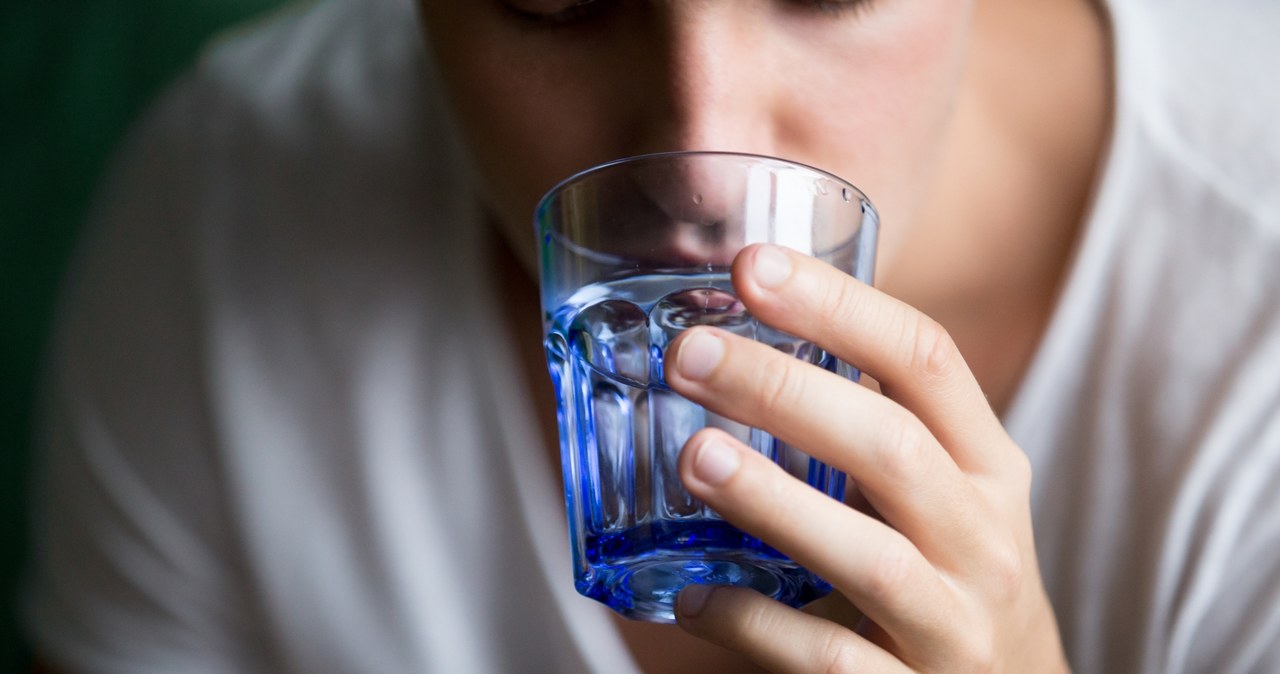 A glass of water in the morning has a positive effect on our health /123RF /PICSEL