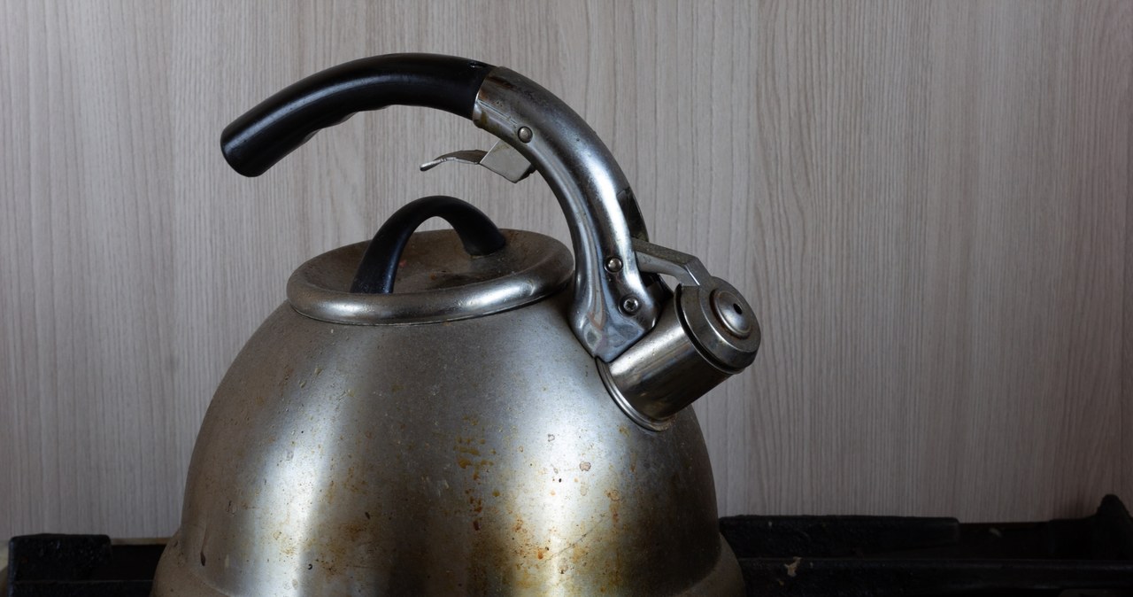 For cleaning a dirty kettle, we can use a baking soda paste