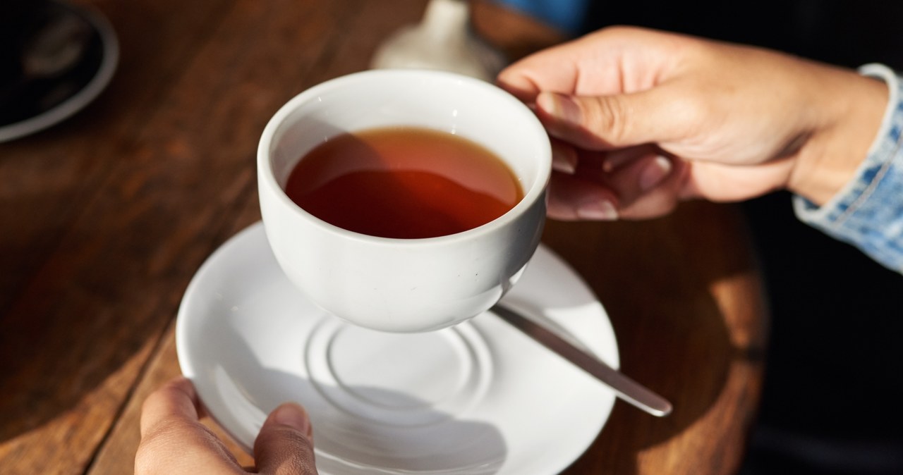 Tea is a tasty drink that you can drink every day. With additions, among others Ginger can help fight a cold. /123RF/PICSEL