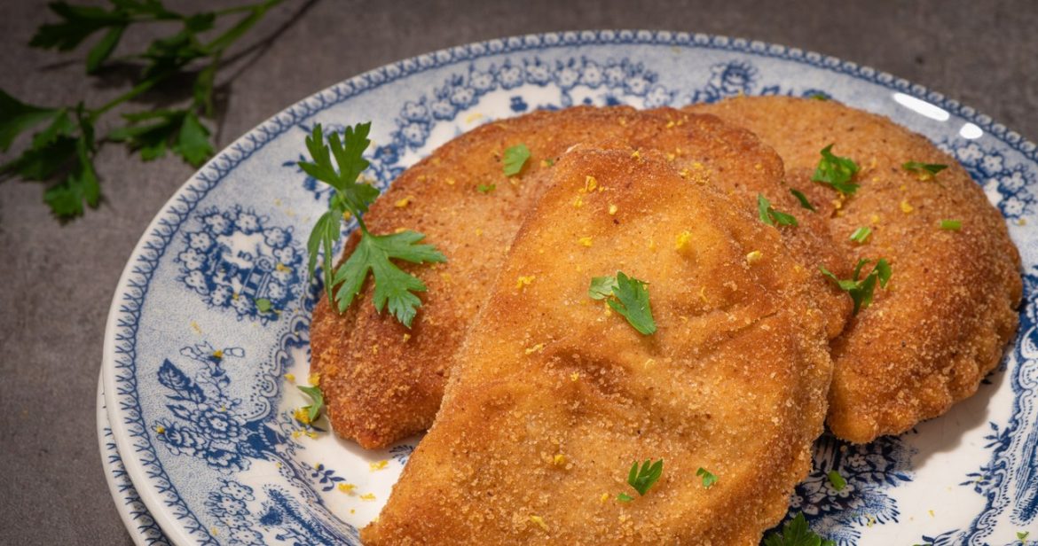 The secret of these dumplings is a cake. Rissóis you The secret of these dumplings is a cake. Rissóis you can stuff what you want