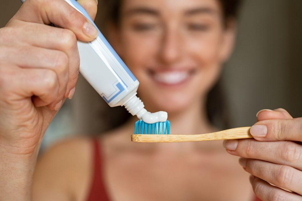 7 myths about teeth whitening: whitening pastes