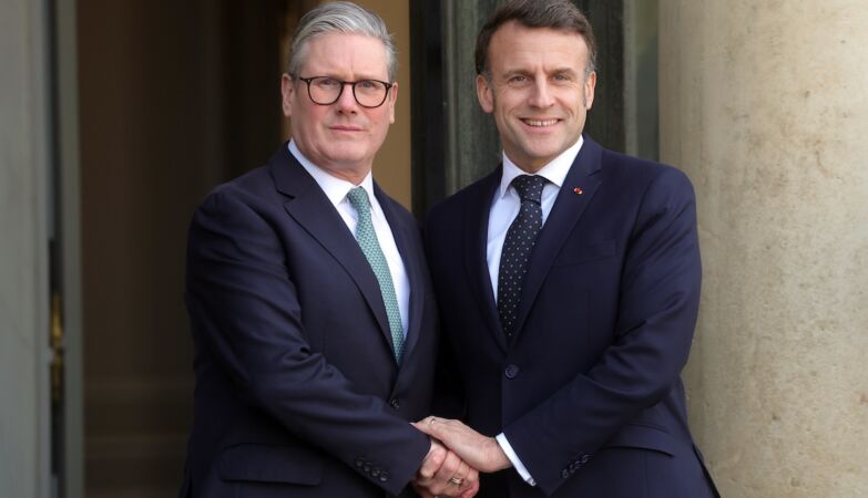 Macron is making it difficult to approach Starmer to the EU (and has two requirements)