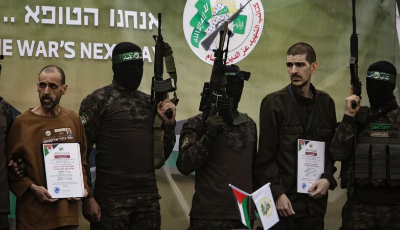 Red Cross calls for dignity in the exchange of hostages. Hamas warns that ceasefire can collapse