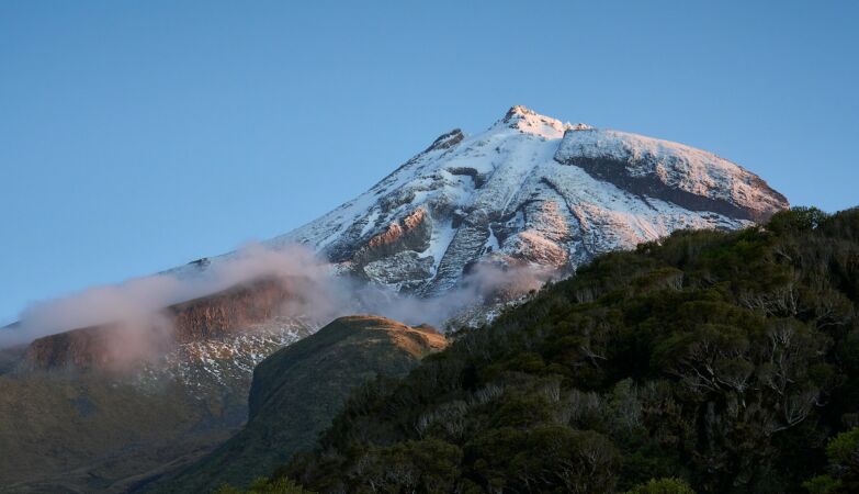A mountain received the status of person (and responds before the law)