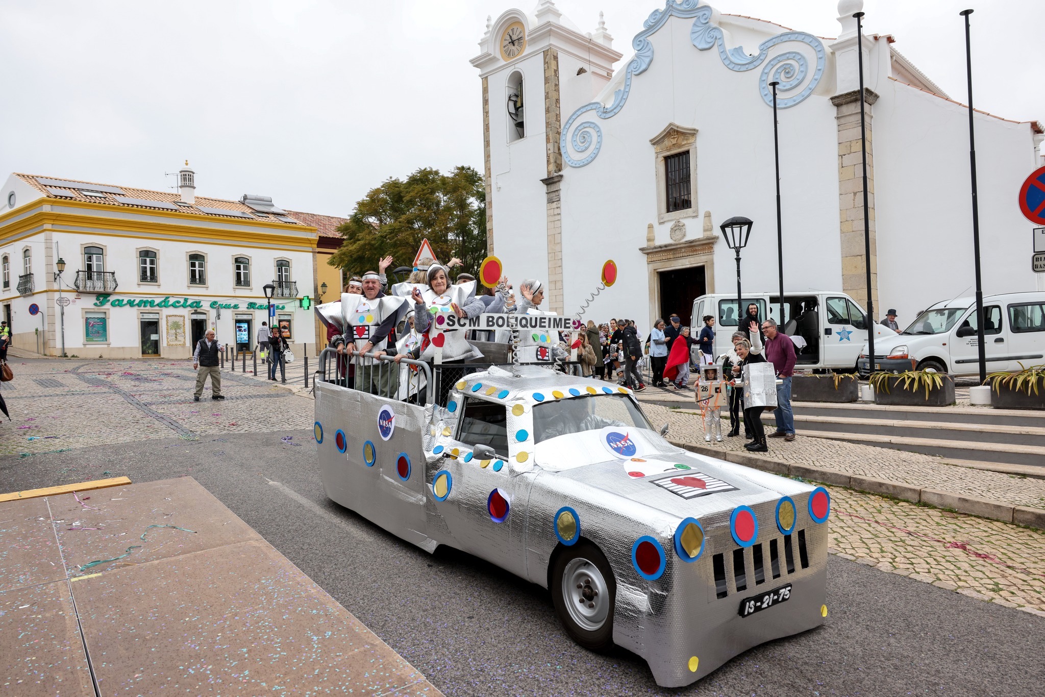 Boliqueime celebrates the children's carnival with a parade full of color and joy