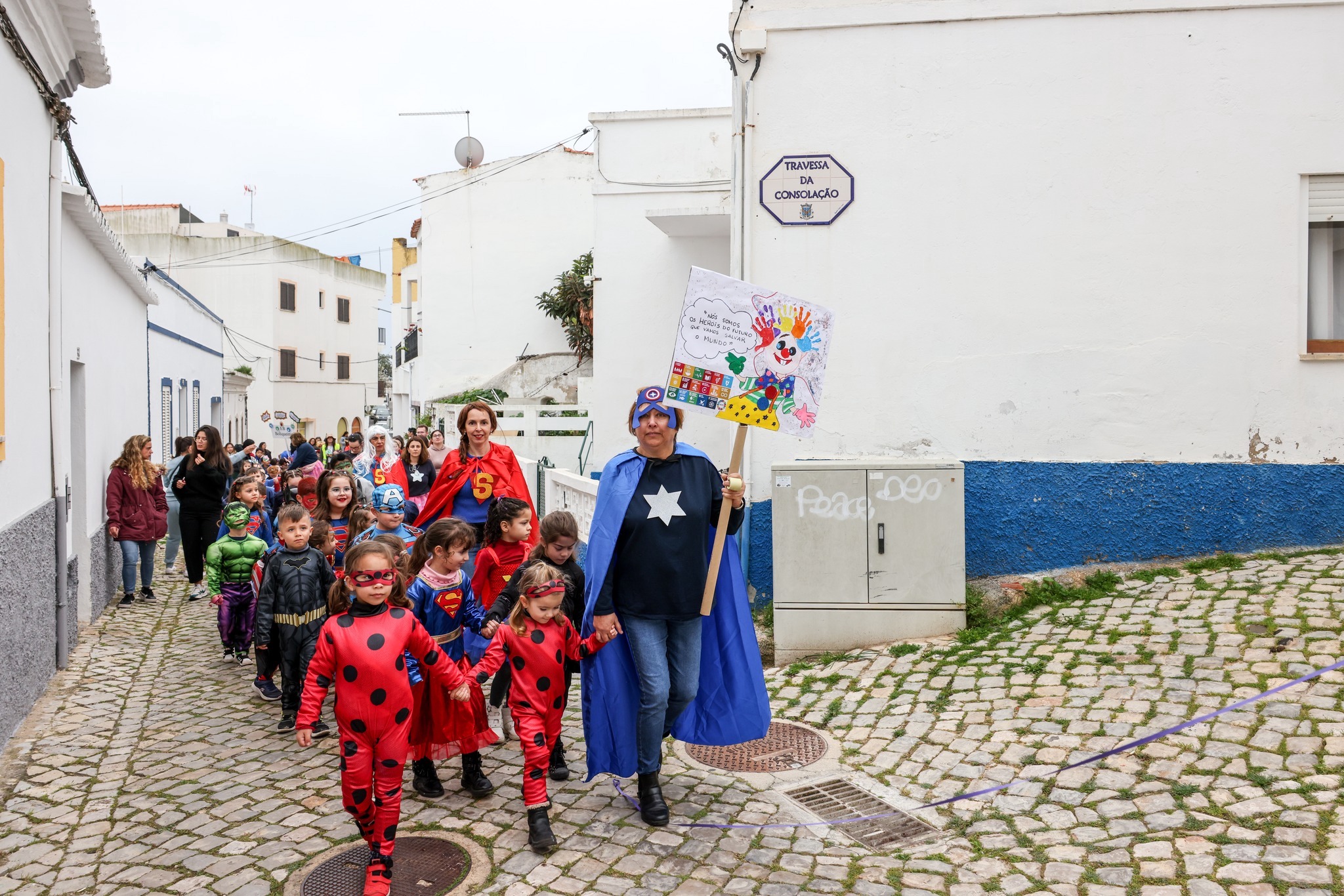 Boliqueime celebrates the children's carnival with a parade full of color and joy