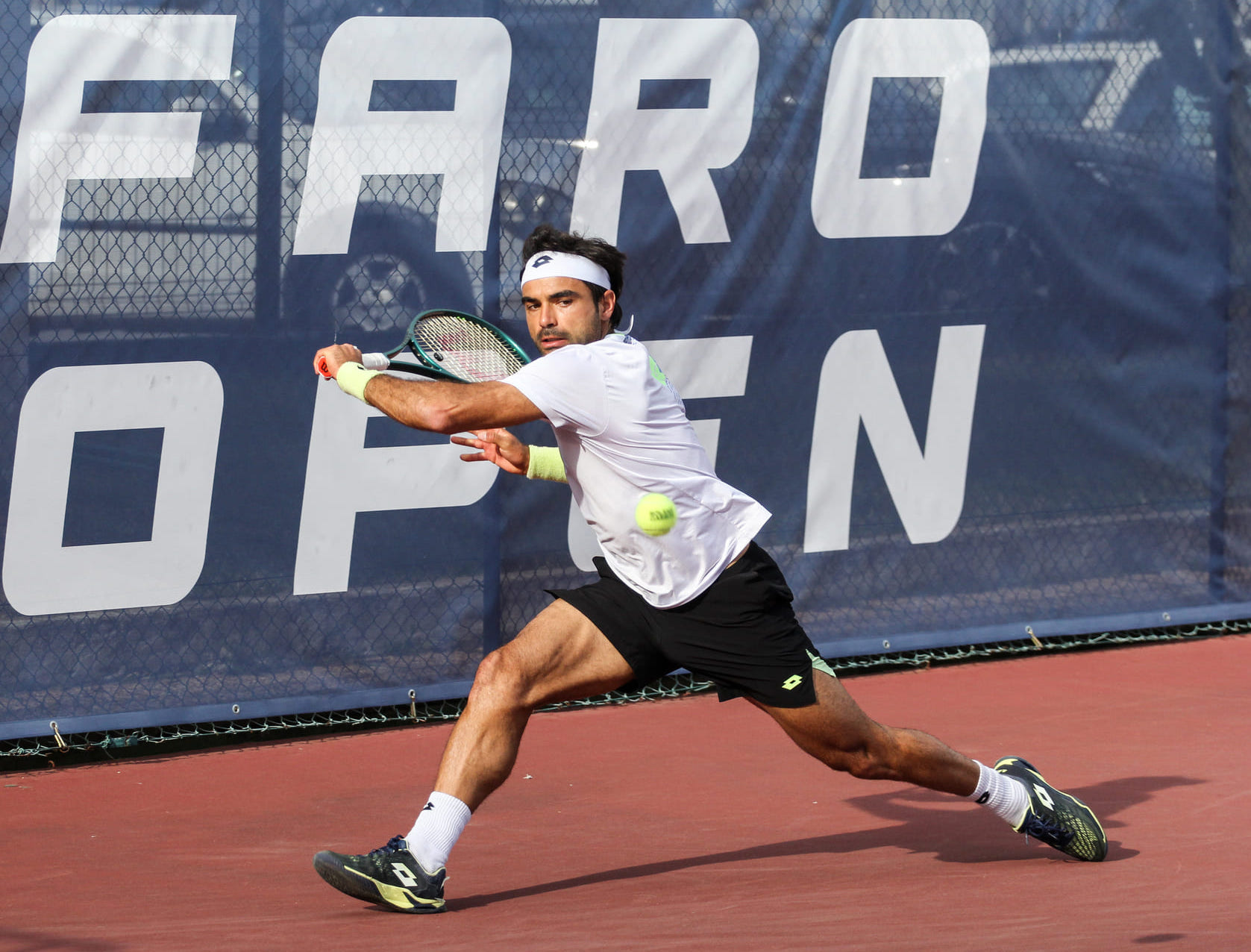 Tavirense Tomás Luís surprises favorite and is in the quarterfinals of Faro Open