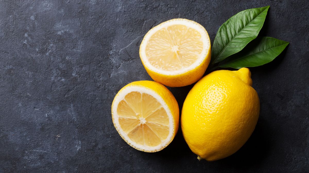 Lemon under the sink to eliminate mold and humidity