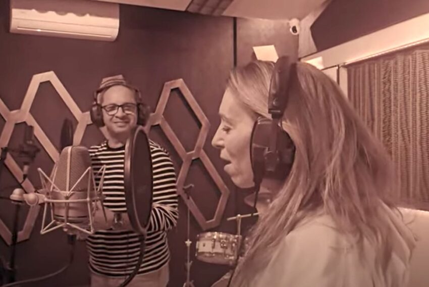 Luís Guilherme and Carla Ribeiro relive the magic of 'Ti Amo' in a special duet [vídeo]