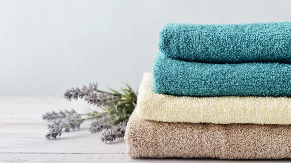 Eliminate the smell of mold from towels