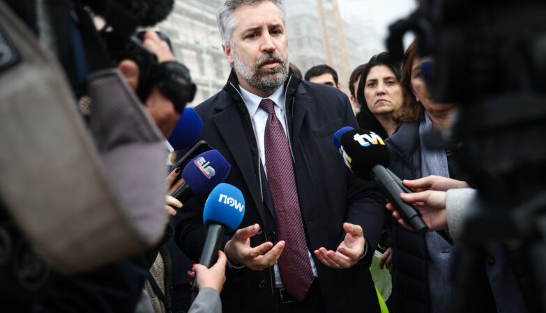 Pedro Nuno: “Montenegro's silence is not normal. It is not admissible what happens in Parliament ”